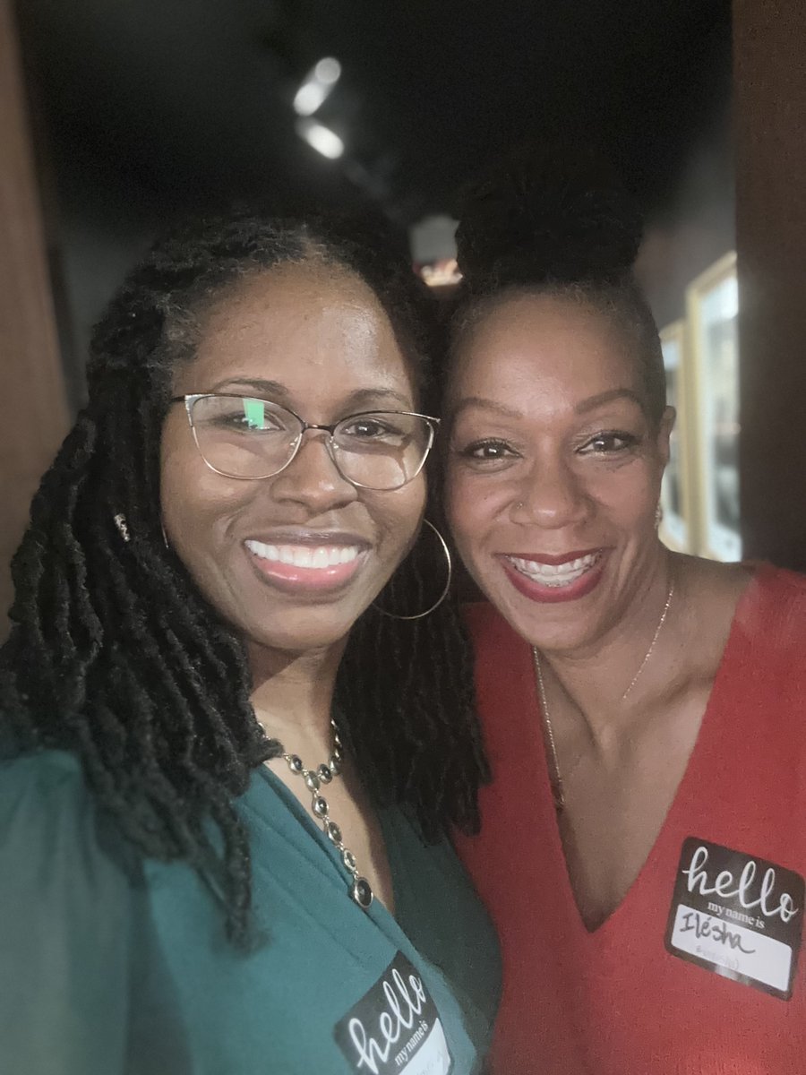 VictoriaDBaylor's tweet photo. Fantastic job Shelter from the Rain on another great Savannah Theater Christmas Tradition fundraising event to benefit single moms! https://t.co/DzL6O3PcLf