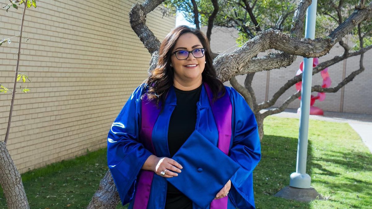 OdessaCollege's tweet photo. Graduation week is here, Wranglers! 🎓 Meet Daniela, a single mom of 4 who’s overcoming obstacles to earn her associates in psychology. Despite the challenges, she's on a mission to help others. Read more about her journey on our Facebook! #Graduation #Inspiration #OdessaCollege https://t.co/uh07CADPqu