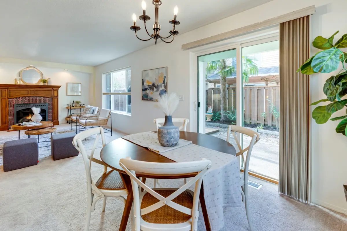 jenwileyhomes's tweet photo. NEW LISTING! 4🛏️|2.1🛁|4🌲
Outstanding in Orenco Gardens! You will LOVE this Location, Near Everything! Located next to Beautiful Oak Park + 4 Neighborhood Parks. Stroll Downtown Orenco + Orenco Station Farmers Market|Shops|Eats|Fun. Explore the Nearby Fun! #jenwileyhomes❤️ https://t.co/EJgsezi4Ol