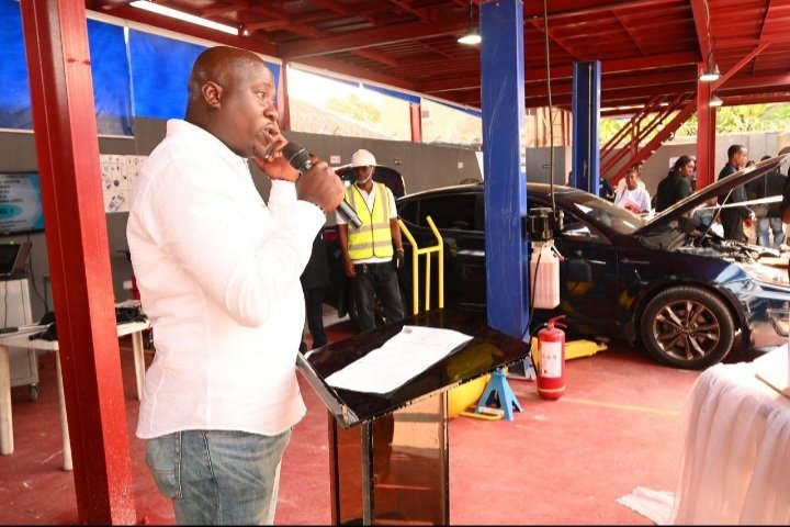 sylviaaim25's tweet photo. RIVERS STATE GOES GREEN WITH CNG.
The 1st CNG Conversion  &amp; Training Centre in Port Harcourt City have been Launched in partnership with @PCNGInitiative &amp; @NDDCOnline! This centers was fully funded by the ceo of @LapomikEnergy, #CNG #Sustainability #EnergyTransition https://t.co/dGVXoZ6ioJ