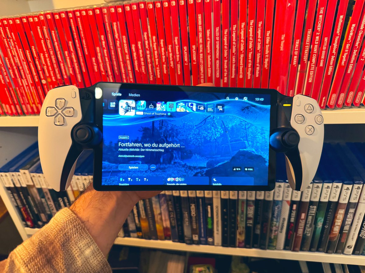 nico__vgc's tweet image. Ich habe eine neue PS Portal gekauft. Am Release hatte ich schon mal eine, die Übertragungsqualität war aber ausbaufähig und ich habe das Teil zurückgegeben – jetzt scheint es deutlich besser zu laufen, freue mich drauf, bin eben #TeamHandheld! #PS5 #PlayStation #PSPortal