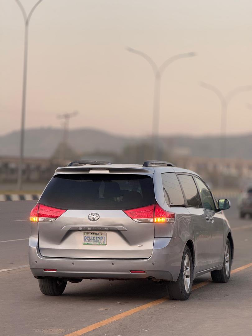 Automall_ng's tweet photo. Extremely clean Toyota Sienna 2011 model
Price:10.8m
Duty: paid
Location: Abuja
Emir Sanusi #obaseki #sanusi #NationalShutdown #10thofdecember
@__yellows @MSIngawa @el_uthmaan @moderate_ustaz Retweet pls🙏 https://t.co/6mWhidztHq
