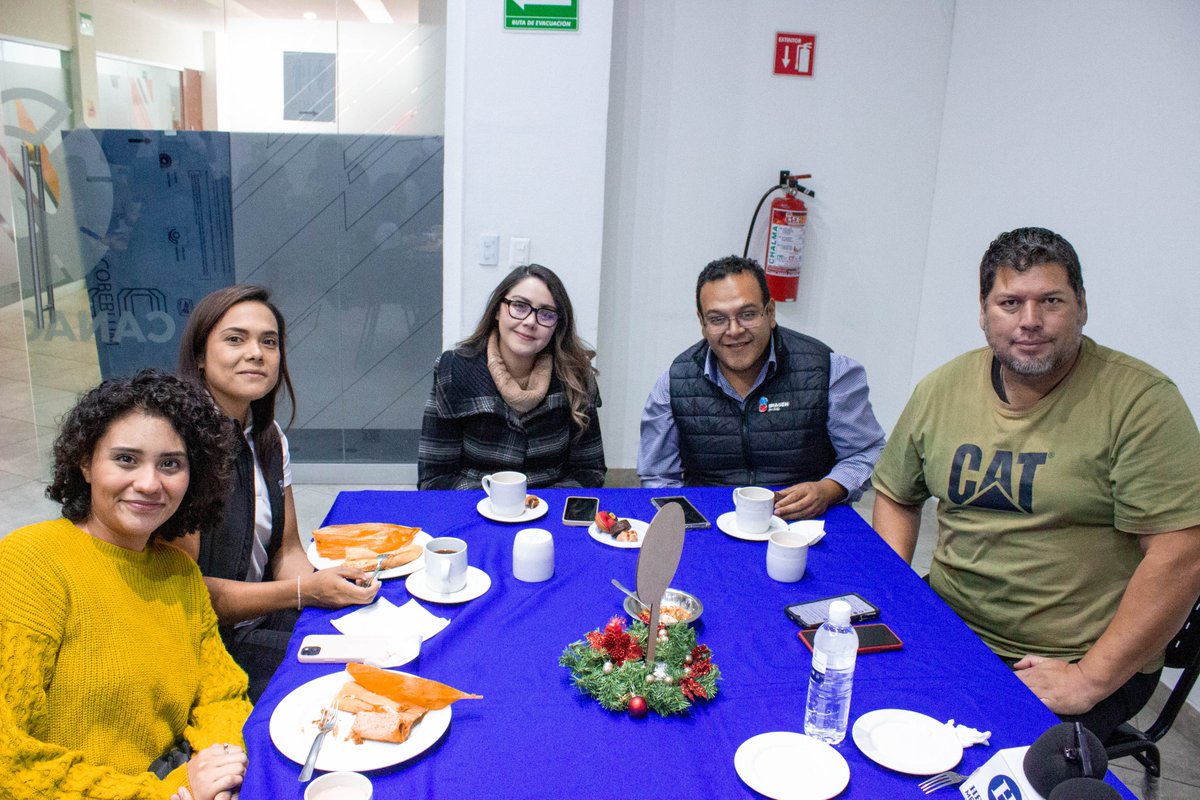 CANACINTRA_Trc's tweet photo. Un Año de Logros, ¡Seguimos Avanzando en 2025! 🎙️🎅🏻

Nuestra Reunión Navideña con los medios de comunicación fue la oportunidad para agradecer su esfuerzo y compromiso al compartir nuestras historias a lo largo del año. https://t.co/NMeuamHIun