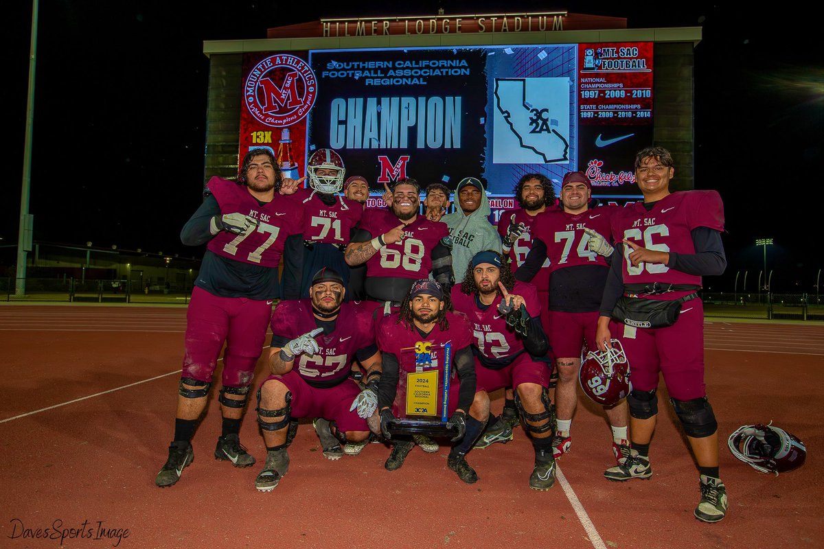 frankiee_52's tweet photo. 12-0! Southern California Champs! Going for it all this week! I am so blessed and thankful to be apart of this team and amazing program! 

@mtsacfootball @CoachLone @OfficialBobbyP @CoachLJJohnson @D_DUBB9 @CoachRamirezOL @55FatBoi 
@CoachCDeen @JUCOFFrenzy https://t.co/CX9KPpqdKk