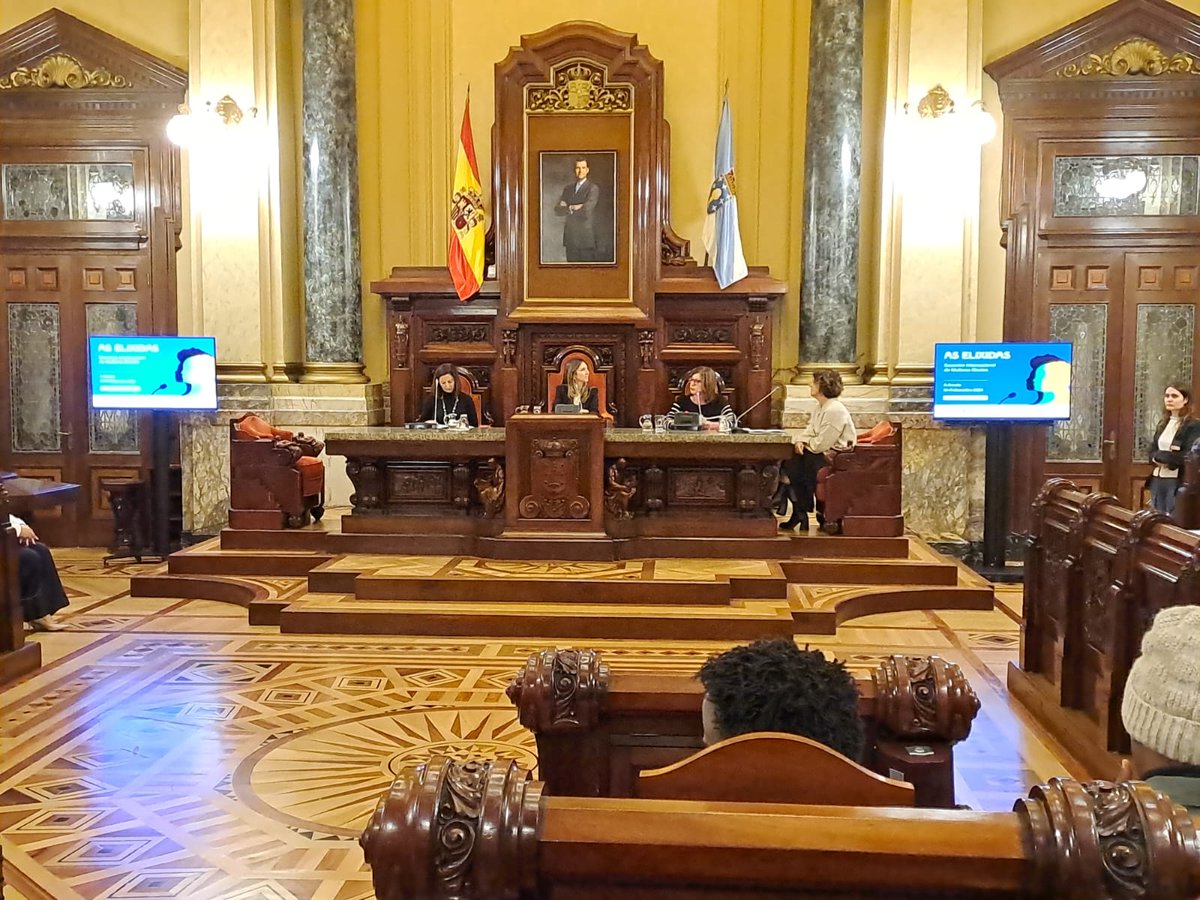 FEGAMP's tweet photo. 🔵🟢A #vicepresidenta executiva da @FEGAMP e #alcaldesa do @AyuntBetanzos @MBarralVarela ven de participar na apertura do #Encontro de #MulleresElectas #AsElixidas promovido polo @FondoGalego que se celebrou no @ConcelloCoruna 

⬇️Máis info
https://t.co/oQIhSYUjFh https://t.co/DwZ2U73h9l