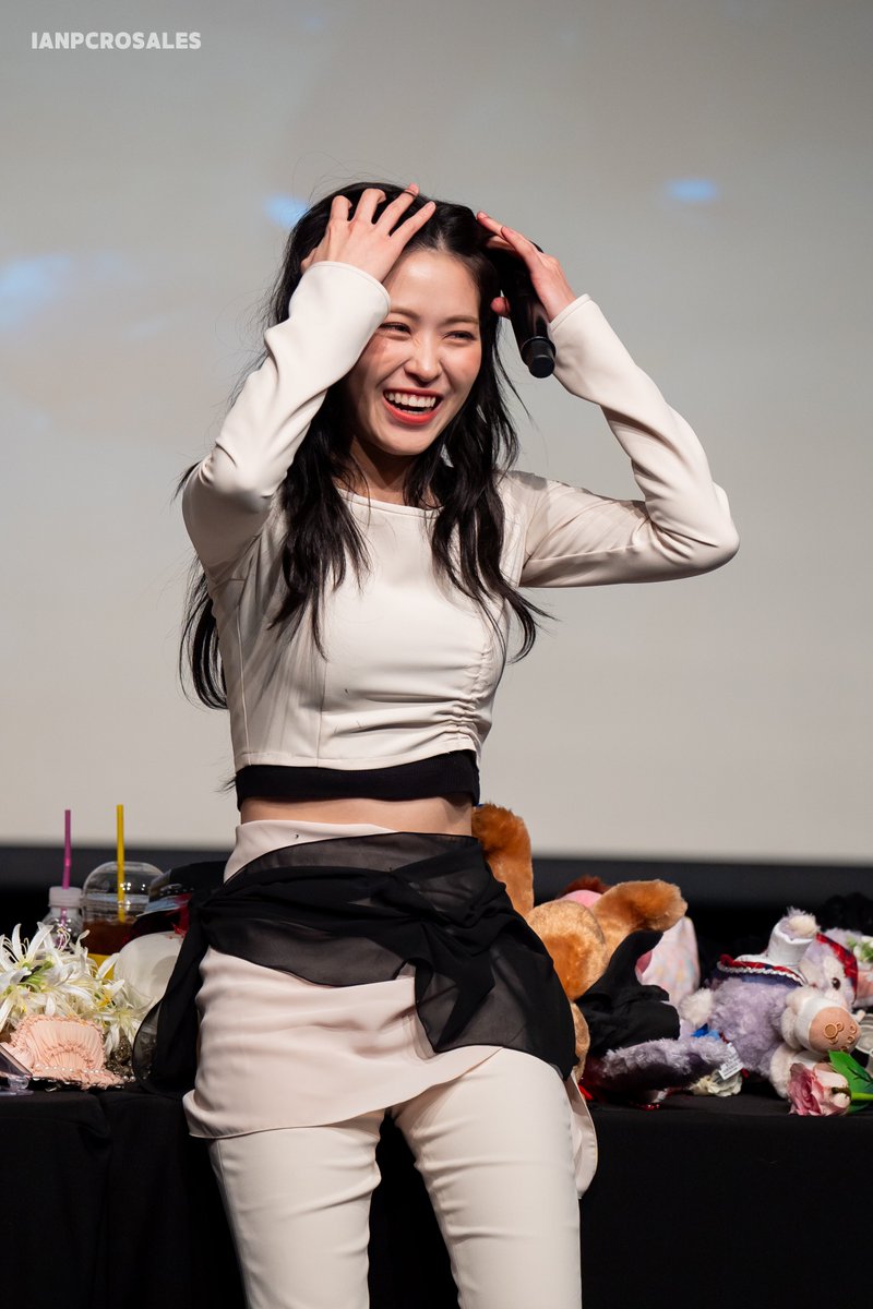 ianpcros's tweet photo. 241108 🤍

#류진 #RYUJIN 
#있지 #ITZY https://t.co/Xt3mVdjBYq