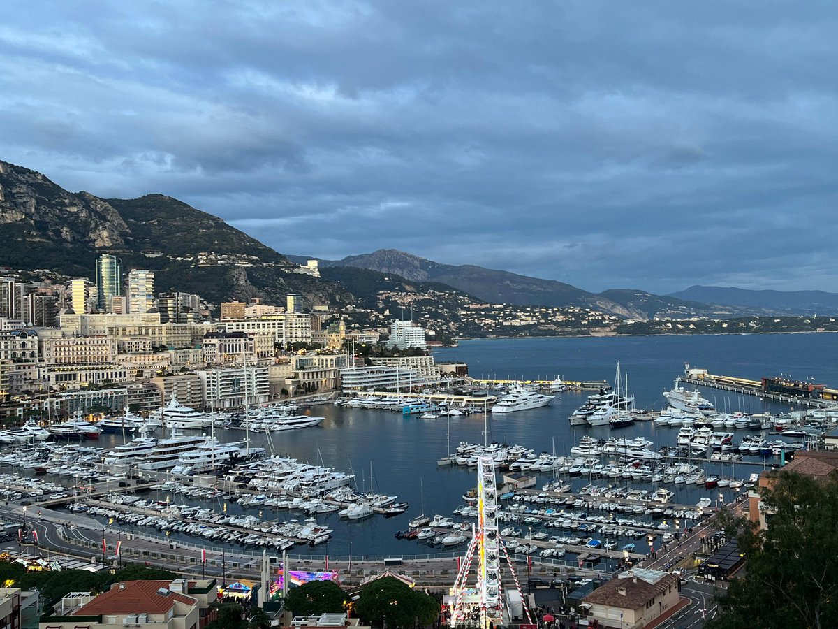 Tianah_F's tweet photo. One thing I re-learn every time I travel is humility ! The world is big and full of opportunities ! #MonacoDay&amp;Night #Iphonephotography https://t.co/FaOkqSFzRj