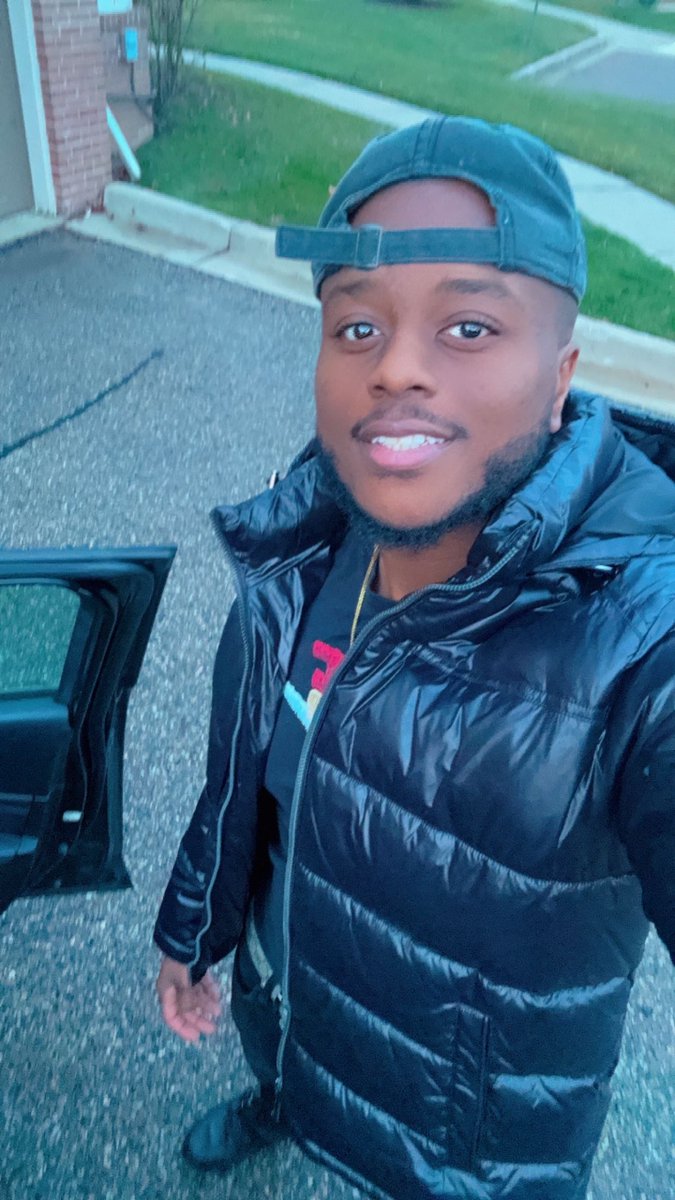 Tuypllc's tweet photo. U gotta keep smiling even though all the bs https://t.co/KIit803FR7