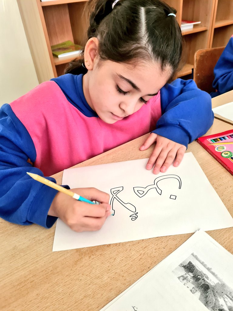 بمناسبة اليوم العالمي لحقوق الإنسان، عبّر طلاب دوحة المقاصد عن حقوقهم بأسلوبهم الخاص، حيث نظّموا تظاهرة سلمية تسلط الضوء على أهمية المساواة والكرامة الإنسانية. جاءت مشاركاتهم لتؤكد التزامهم بقيم العدالة والإنسانية، وترسّخ الوعي بأهمية الدفاع عن الحقوق وتعزيزها في مجتمعنا. 
#١٠ك١