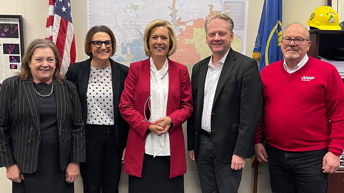 🎉 Congratulations, <a href="/OmahaOfficial/">Official City of Omaha</a> Council Member Aimee Melton, on receiving <a href="/AARPNE/">AARP Nebraska</a>'s Community Fraud Fighter Award for your leadership and the Council's support in passing an ordinance requiring warning signs on cryptocurrency machines. 👏

View Release: states.aarp.org/nebraska/omaha…