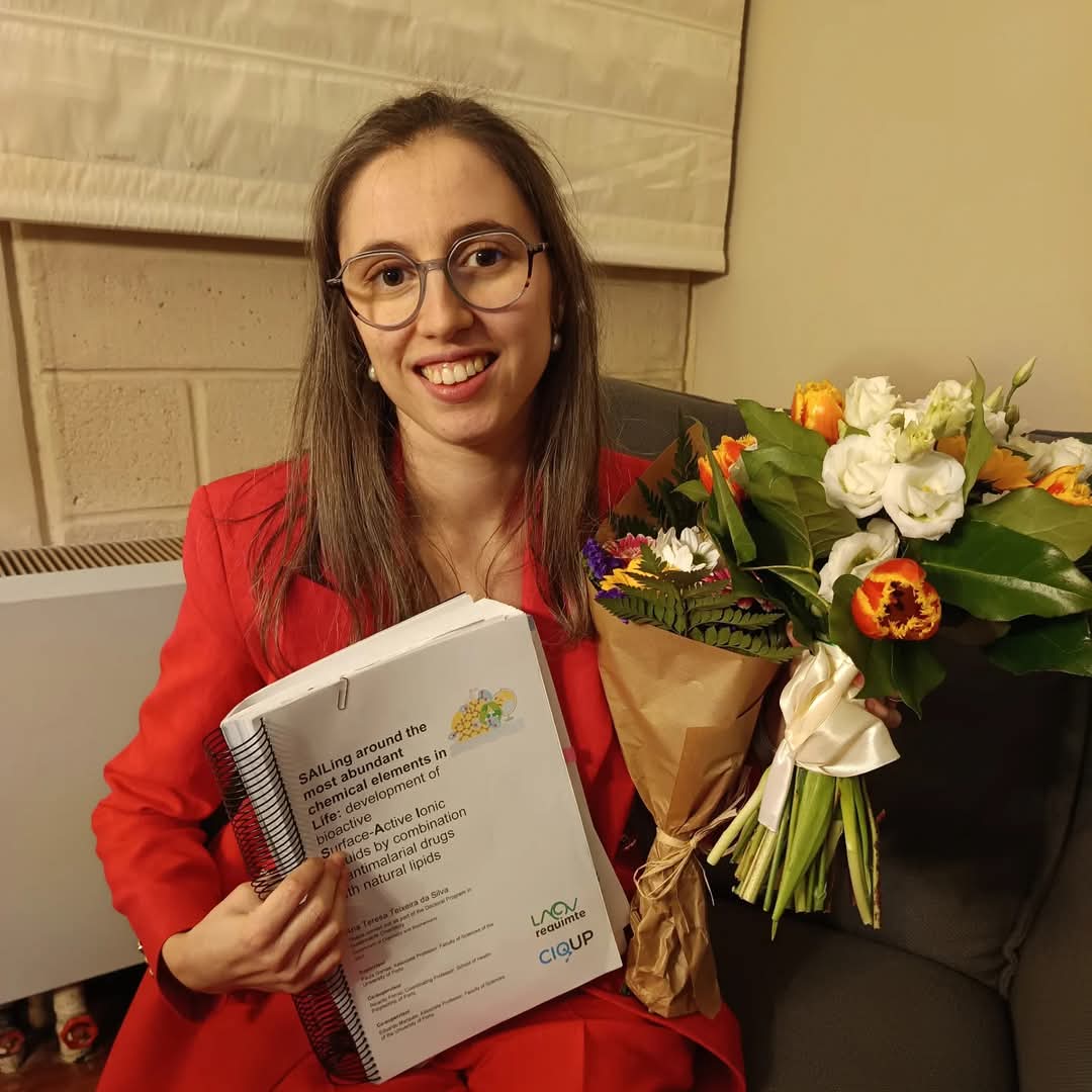 Proud of the most recent Doctor in the Lab, Ana Teresa Teixeira da Silva, who did a brilliant job in her PhD research project on surface active ionic liquids derived from antimalarial drugs and natural lipids. Well done, Teresinha!