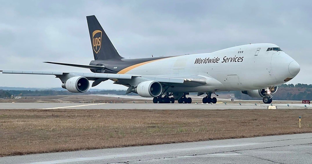 iFlyCAE's tweet image. [very large] special delivery at CAE today! 📦

📸: @cmeeker1985 

#FlyLocal #FlyWithEase #FlyCAE