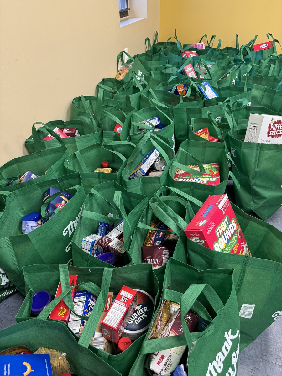 Thanks to our amazing partner and supporter, Winged Keel, The Family Center recently gave away canned goods to our clients. 💚 Families received mashed potatoes, ravioli, yams, stuffing, and more—just in time for the holidays. Giving back is the reason for the season!