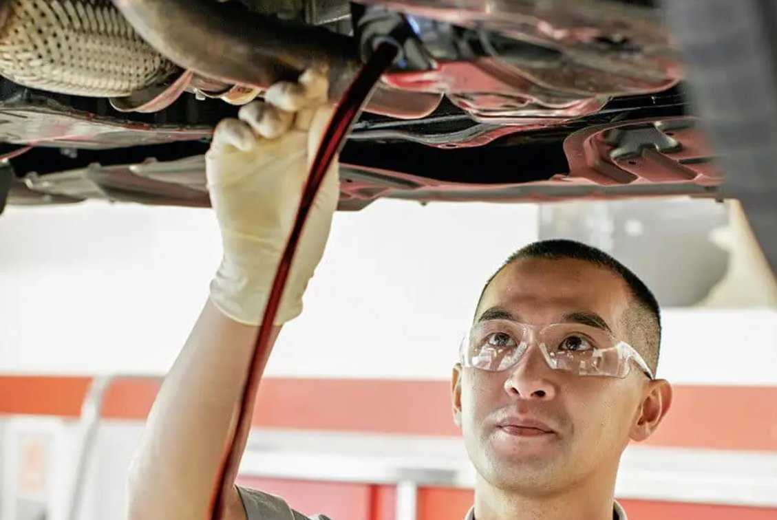 Keep your Toyota running smoothly with a fresh oil change. Stay in the fast line, not the sideline!