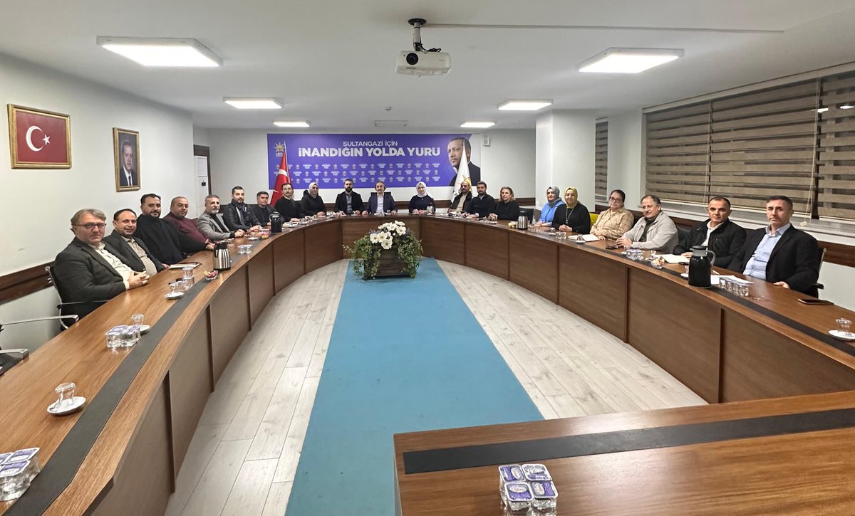 İlçe Başkanımız Süleyman Yiğitoğlu başkanlığında yürütme kurulu ve yönetim kurulu toplantılarımız gerçekleştirildi.

Daha güçlü yarınlar için çalışmaya devam ediyoruz.