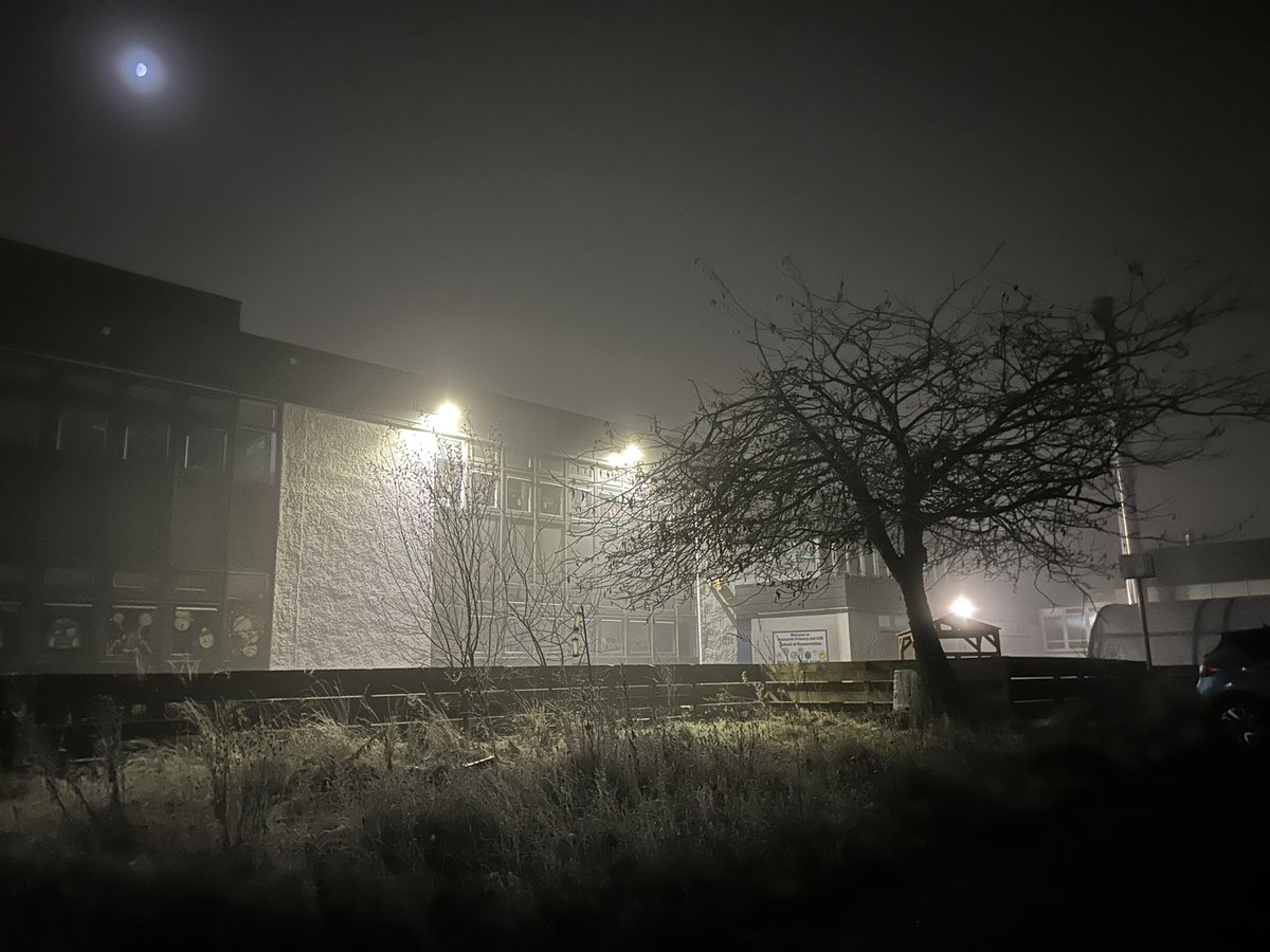 Jane_Arthur_'s tweet image. Always great to visit and catch-up with A McCaffer HT @SunnysidePri this afternoon about support for #learners and all the rest 👍🏼 It looked like Brigadoon 😳 today ❄️ #foggy @JeanMil09459364 @catheri87086777