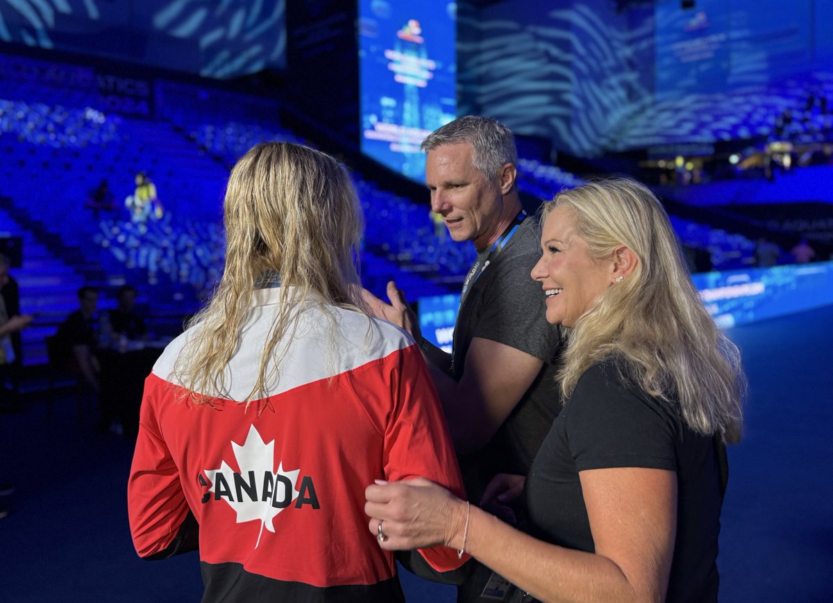 Breaks the 400m freestyle world record.

Wins gold. 

Wins relay bronze.

Named Canada’s athlete of the year.

Parents Greg and Jill here for it all.

Summer McIntosh had quite the day in Budapest.