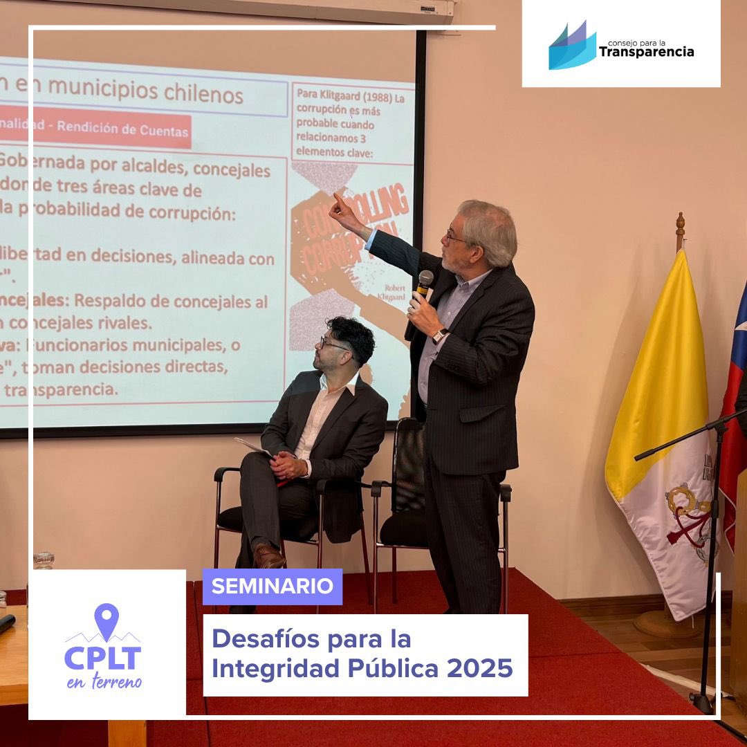 ctransparencia's tweet photo. Cómo enfrentamos la corrupción en 2025? 🧐

En el seminario “Desafíos para la Integridad Pública 2025”, nuestro presidente, Bernardo Navarrete, se unió a alcaldes y expertos para debatir los próximos pasos en transparencia y probidad. 🌐

#Transparencia #IntegridadPública #CPLT https://t.co/uy1T4aioT2