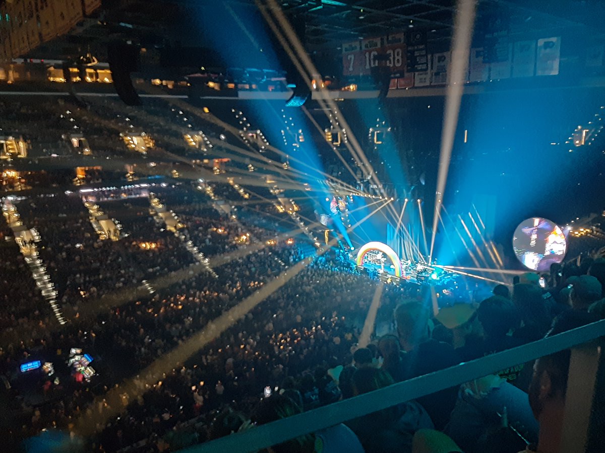 DannyShazam's tweet photo. September brought lots of firsts! A bachelor party brought me to my first drive in theater experience (watched Fulci's Zombie [a fantastically cheesy 70s horror movie]), saw @Weezer for the first time at @WellsFargoCtr, and my first ever corn maze too! https://t.co/EwJnDQbCNH