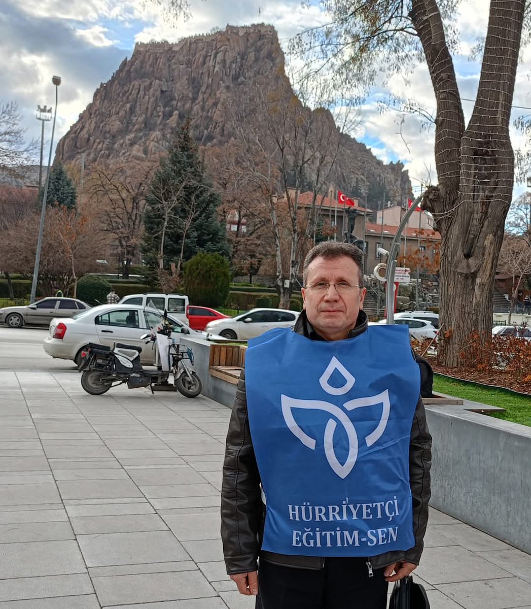 IdrisOzek's tweet photo. Kimseden icazet almayız. 
Kimseye hesap vermeyiz. 
Çünkü "Sendika HÜRRİYET'tir..."

@leventkuruoglu 
@HurEgitimSen https://t.co/TfnYRgNCng