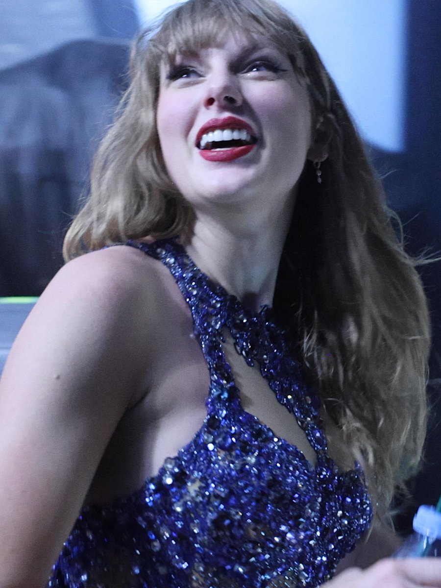 taylor thinker💭 (@tsthinkers) on Twitter photo 