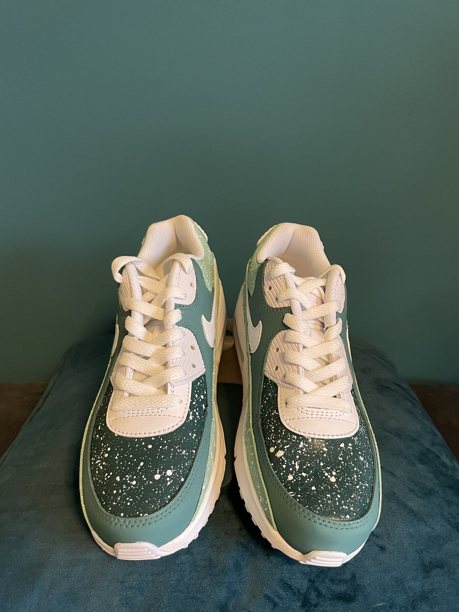 AdkingUK's tweet photo. @SpursOfficial @SpursWomen My son customised these once all white sneakers for a friend’s daughter who is a big fan. He took inspiration from the third kit colours as she loves green 💚 https://t.co/LVhgeNnb6n