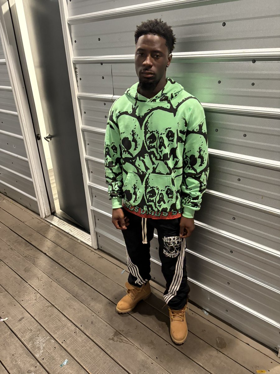 10uke_'s tweet image. threw a couple fits , they started callin me KRAZY🦅🦍