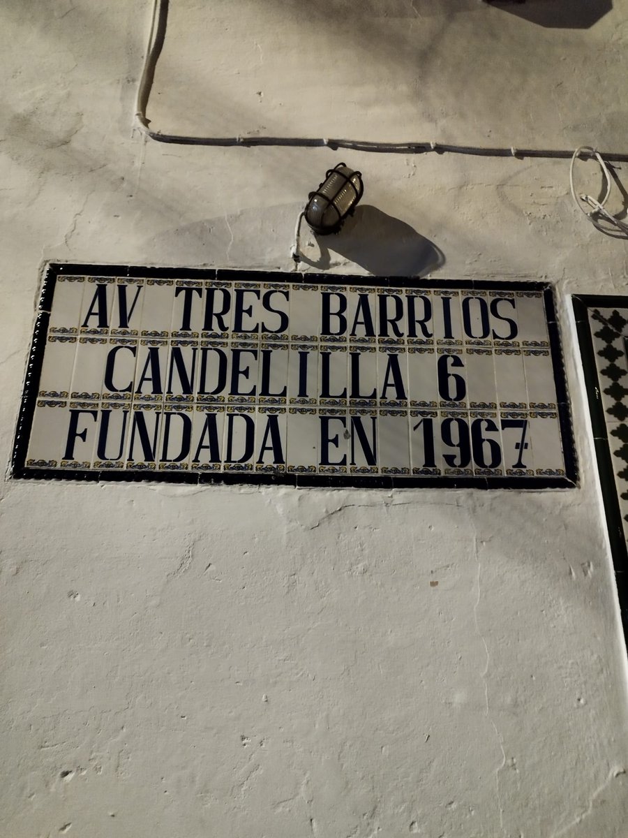 amor_bondad's tweet photo. Esta tarde hemos estado con nuestros amigos de la Asociación de Vecinos Tres Barrios, a los que hemos entregado los alimentos recogidos en el Ensayo Solidario del pasado día 1.

#amorybondadsevillaeste 
#yosoydelbondad 
#mariareinadevida 
#TDSCofrade https://t.co/whUbL3FtxJ