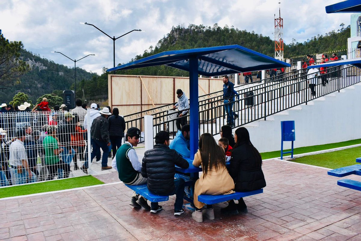 SRNYMA's tweet photo. El @gobdgo, a través de la SRNMA que encabeza @claudiahepan, siempre tendrá la disposición de colaborar en este proyecto, donde además se resalta la transparencia y rendición de cuentas. 🚗

#GobiernoConValor ❤️
#DurangoSustentable 🌿 https://t.co/43UDSSp464