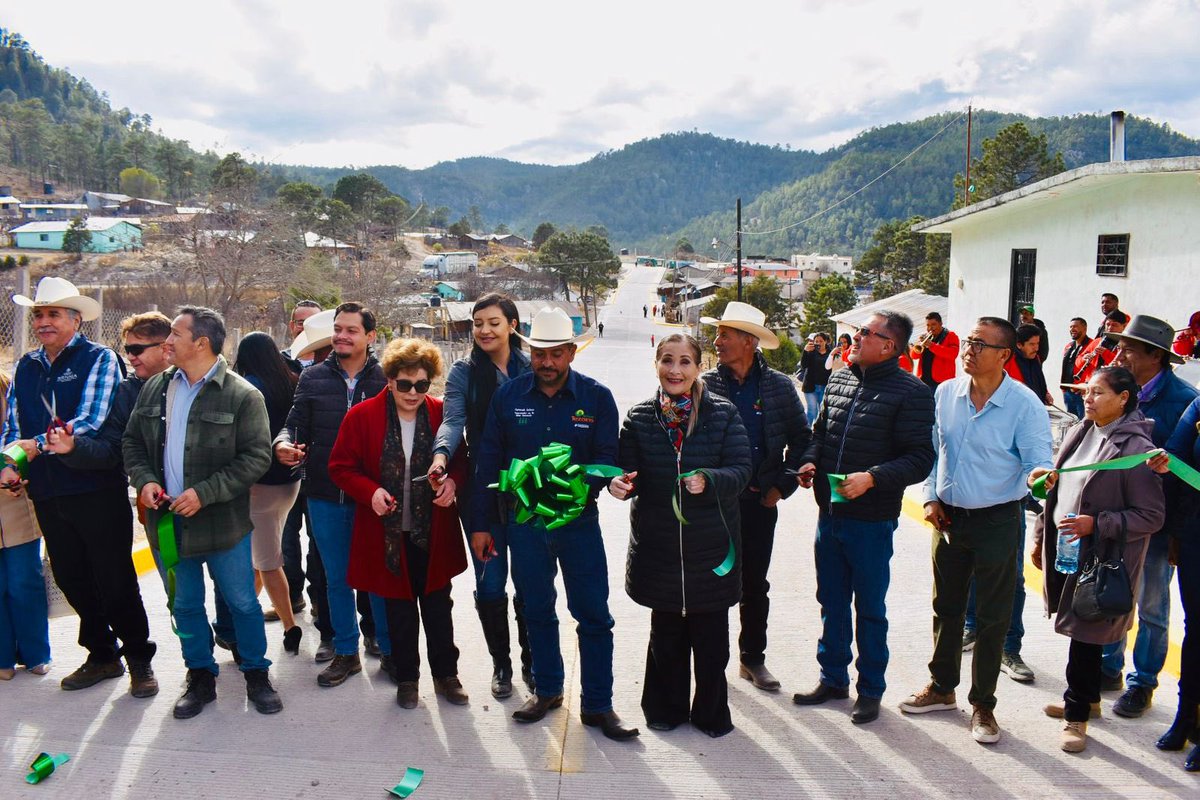 SRNYMA's tweet photo. El @gobdgo, a través de la SRNMA que encabeza @claudiahepan, siempre tendrá la disposición de colaborar en este proyecto, donde además se resalta la transparencia y rendición de cuentas. 🚗

#GobiernoConValor ❤️
#DurangoSustentable 🌿 https://t.co/43UDSSp464
