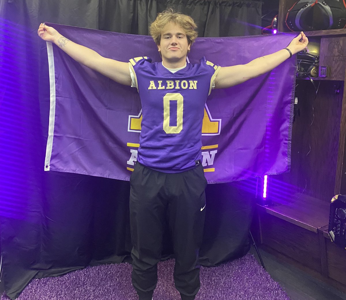 I had a great visit today at <a href="/AlbionFootball/">Albion Football</a> learning what they are all about! I love the atmosphere! Thank you coach <a href="/CoachAndrewO/">Andrew O'Hara</a> for the invite! <a href="/CoachWasil4/">Stephen Wasil</a> <a href="/Rundle_Albion/">Travis Rundle</a>