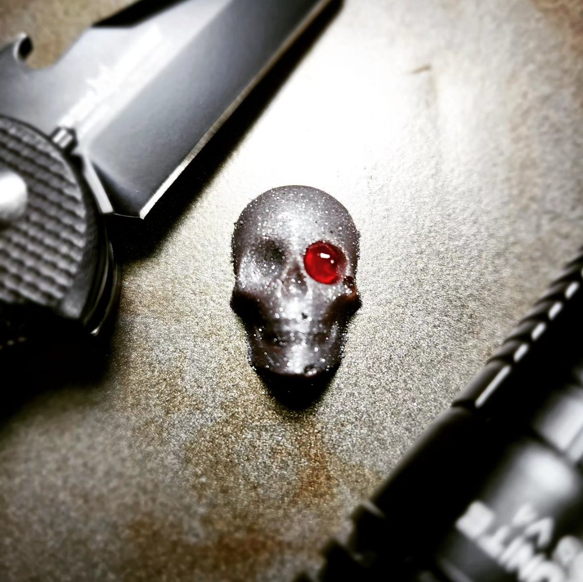CorruptCandys's tweet photo. This little Terminator skull is actually a cannabis-infused milk chocolate! 
#Terminator #T2 #T800 #foodart #chocolate #edibles https://t.co/qJQGOv4GCZ