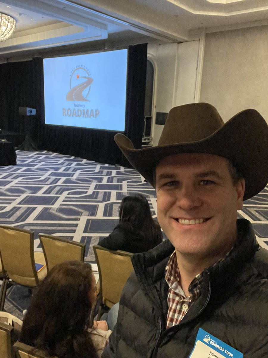 KnappKnowsHomes's tweet photo. Lots of new learning happening at @tomferry Roadmap Tour in #loscolinas today! 
#lifelonglearning #realtor #tomferryroadmaptour2024 https://t.co/4bwqEbPd7O