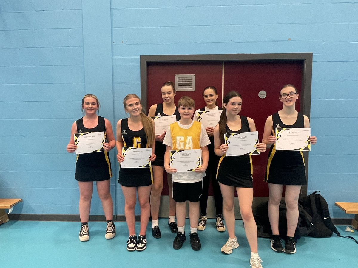 NAActiveSchools's tweet photo. #NAEvents 💛🖤

Well done to @arranhighpe who finished top of the table in a competitive but good spirited Netball event. Huge well done and thank you to all staff, volunteers and @StMattPE for hosting.

🥇 @arranhigh 
🥈 @StMatthewsAc 

@NetballScotland @sportscotland https://t.co/PtceFZpTH4