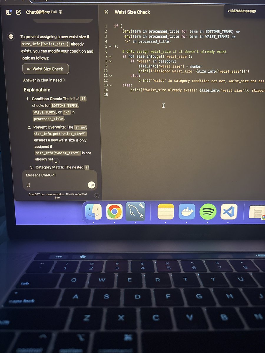 anneleedesign's tweet photo. Did #chatgpt just introduce a contextual code editor? 🤯 #openai #bootstrap #buildinpublic #developer #soloentrepreneur https://t.co/KfAHz15bUj