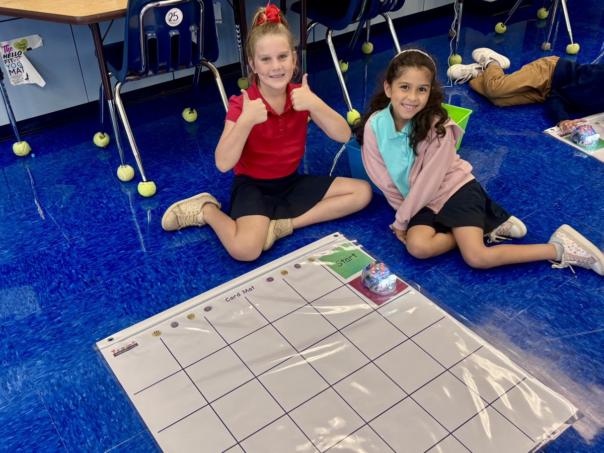 TBE_Tech's tweet photo. #firstgrade &amp; #kindergarten #Technology classes @TommieBarfield started #coding N robot centers today part of 🌎 wide @hourofcode ! #Dashrobot @WonderWorkshop #BlueBot &amp; #codeapillar app on #ipad @AppleEDU @fisherprice https://t.co/eWXUnzV7eR