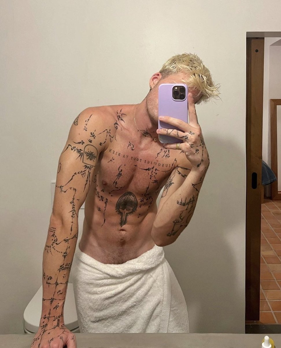 oliver tweet media