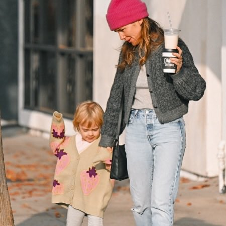 addisourced's tweet photo. Addison and Dolly on 12/09 https://t.co/P7EYZaCGhb