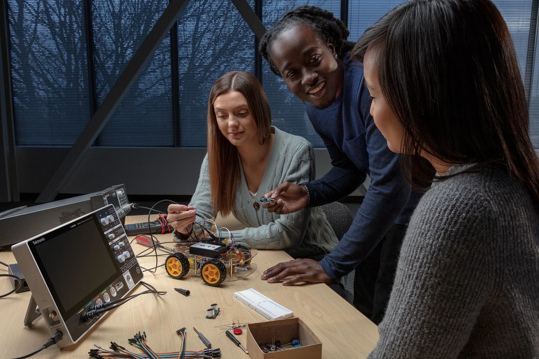 tektronix's tweet image. Empowering Educators with Affordable Tools!
Tektronix announces special pricing and extended 5-year protection on select oscilloscopes, exclusively for educators. Learn more: bit.ly/49uvFCa
#EducationOscilloscope #StudentLab #ElectricalEngineering