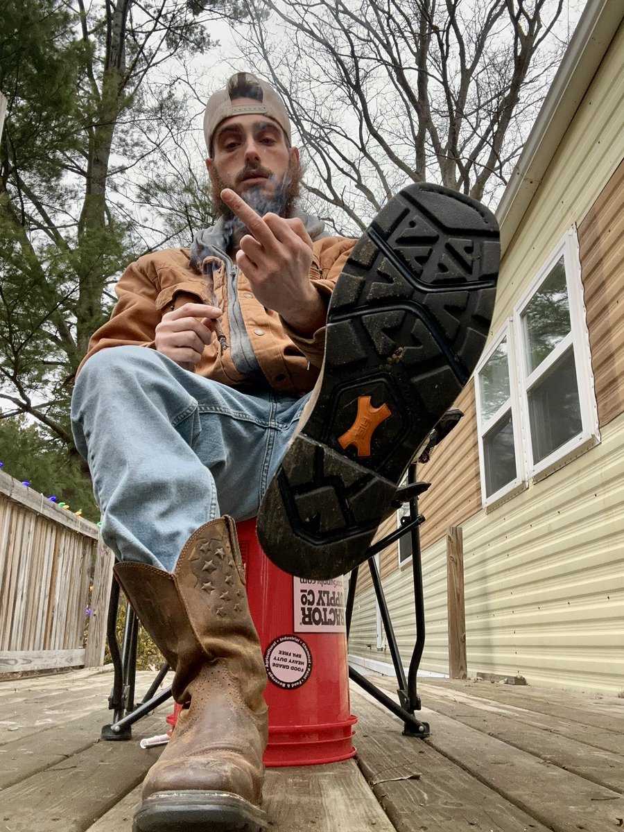 MasterBrute_393's tweet photo. Come clean these fucking boots you PIG! 🐷 
SPOTLESS! 
#bootcleaning #findom #cashmaster @rt_feet @MASTER_UPDATES https://t.co/cj4C0y4pJO