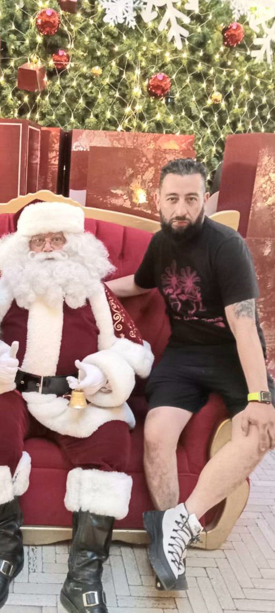 arqmanlioivan's tweet photo. #SantaClaus  #casinavidad https://t.co/VHrFb5EyG5