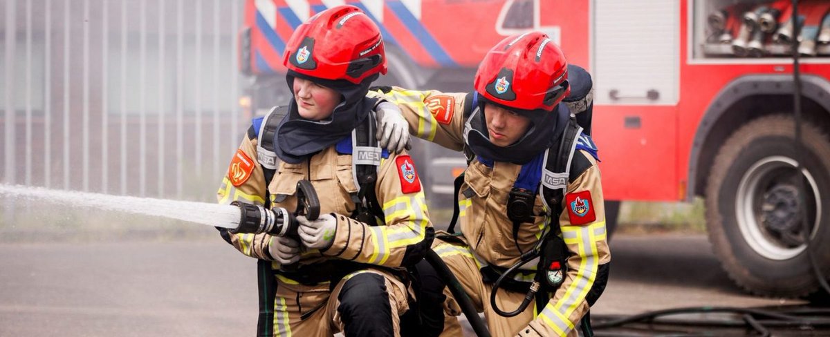 👨‍🚒 🔥 | Gemeente Altena krijgt een eigen jeugdbrandweer. Vanaf medio april 2025 gaat dit nieuwe korps van start. Jongeren van 12 tot 18 zijn van harte welkom om hieraan deel te nemen. Meer weten? Lees snel verder! 👉 bit.ly/4itUnqg
