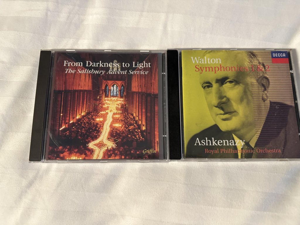 @ARBurtonWorld A couple of splendid finds today in Exeter <a href="/NotOnTheOrgan/">OnTheOrganToday</a> hmm I wonder what so on the advent disc - #Helmsley <a href="/ComposerWilliam/">William Walton</a>