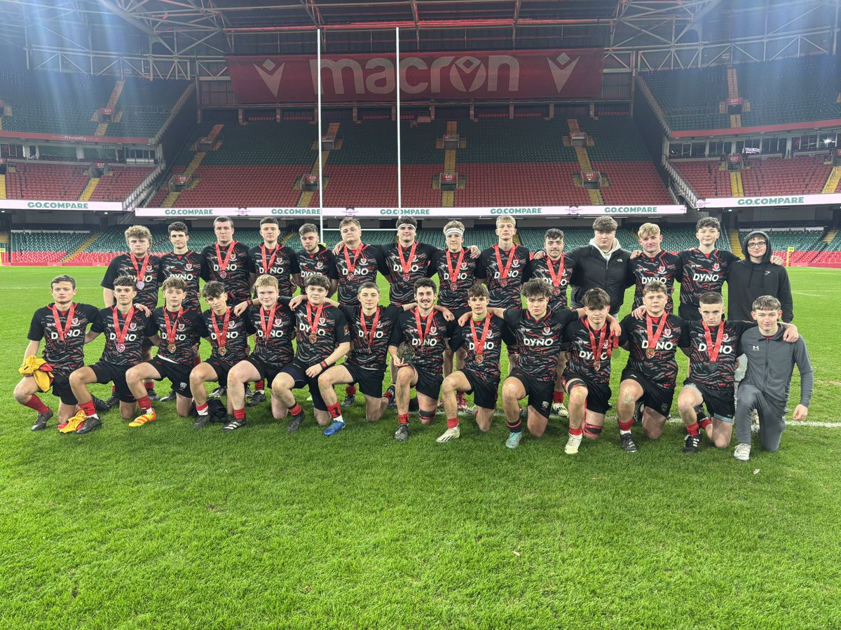Ddim y canlyniad o’n ni eisiau,ond balch iawn o’r bois yma heno a’r rygbi naethon nhw ware👏
Llongyfarchiadau Bro Myrddin

Not the result we wanted earlier,but we’re very proud of these boys tonight &amp; of the rugby they played👏
Congratulations Bro Myrddin

#Tîm1afCwmRhymni