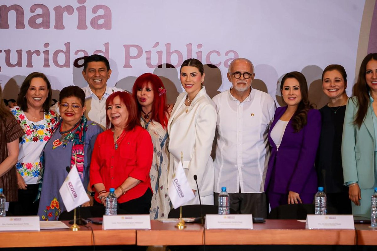 En #Campeche seguimos uniendo esfuerzos para fortalecer nuestras políticas de seguridad, y lograr un estado justo, seguro y en paz.

Asistí, junto a mis compañeras y compañeros gobernadores, a la 50ª Sesión Ordinaria del Consejo Nacional de Seguridad Pública, que encabeza la