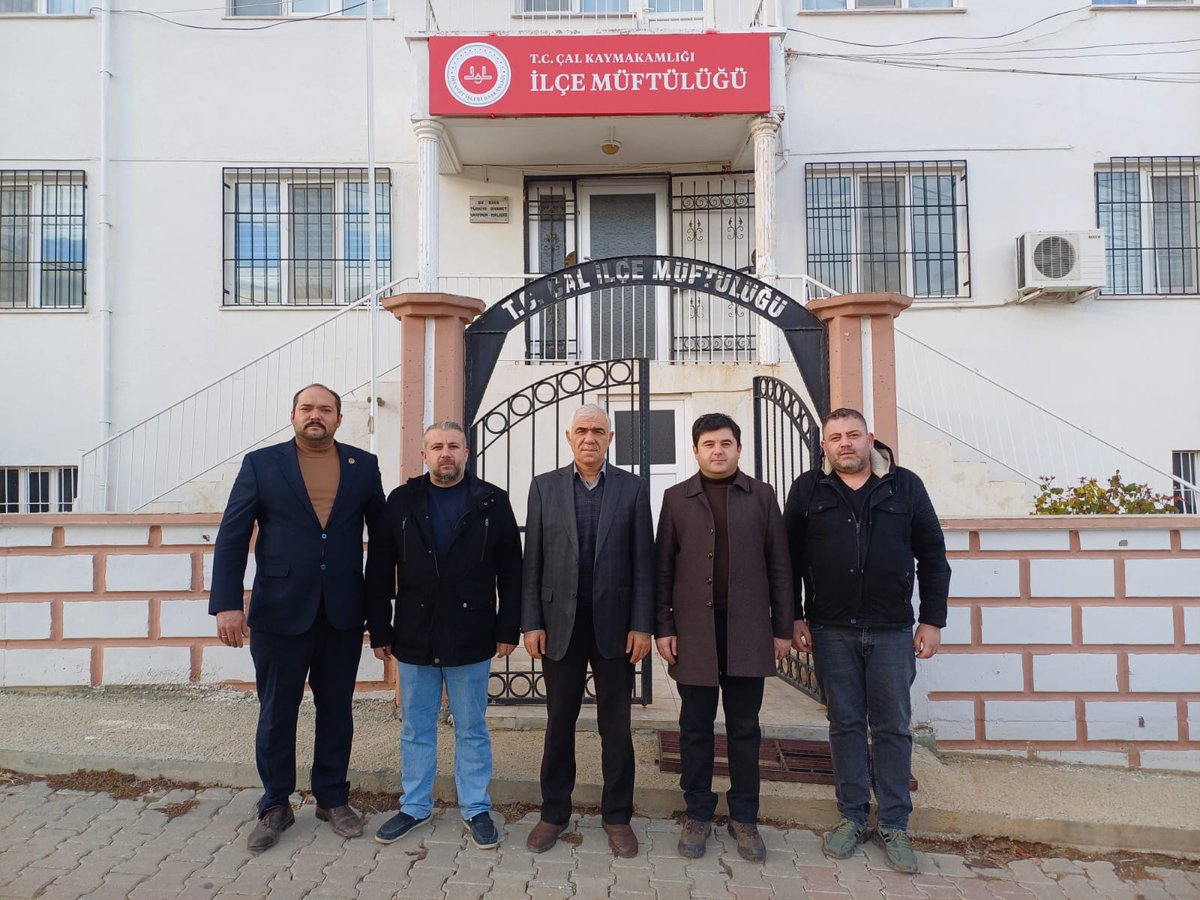 Calocak20's tweet photo. Çal ilçe Müftülüğümüze ziyaretimizi gerçekleştirdik.İlçe Müftümüz Sayın Abdullah Vurucu Beyefendi ile Ülkü Ocakları'nın faaliyetleri ve Müftülüğümüz ile birlikte planladığımız çalışmalar hakkında istişarelerde bulunduk. Misafirperverliklerinden dolayı kendilerine teşekkür ederiz https://t.co/bJl1tdlBQF