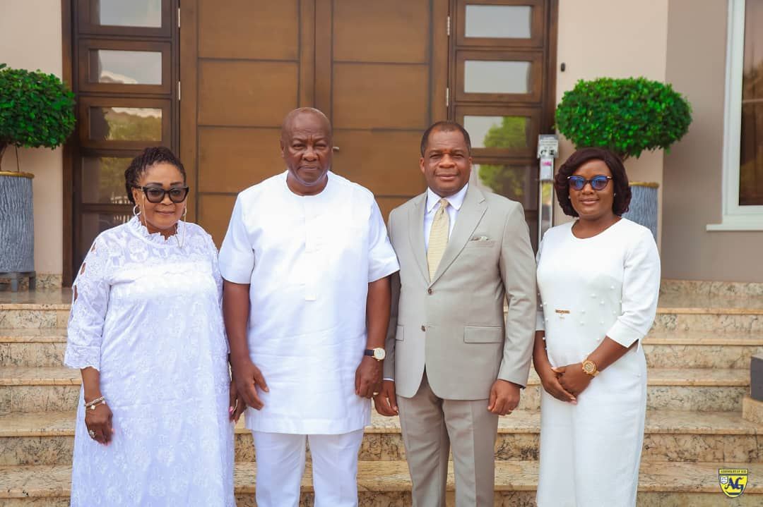 _agghana's tweet photo. Photos from the visit of the Executive Presbytery of Assemblies of God Ghana to the residence of H.E. @JDMahama, President-Elect of the Republic of Ghana.  

1/3

#SendTheLight #AssembliesOfGodGhana https://t.co/AWddoMKngO