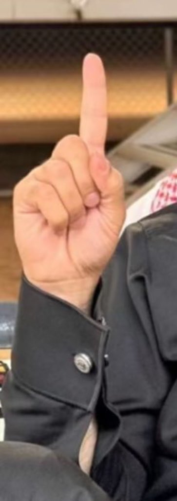 كيف تبي تقنعني أنه مهوب كابوسهم وهم عرفوه بـ اصبعه 🔥☝🏼

#راعي_النظر 
#راعي_الشداد 
#مهرجان_الملك_عبدالعزيز_للابل9