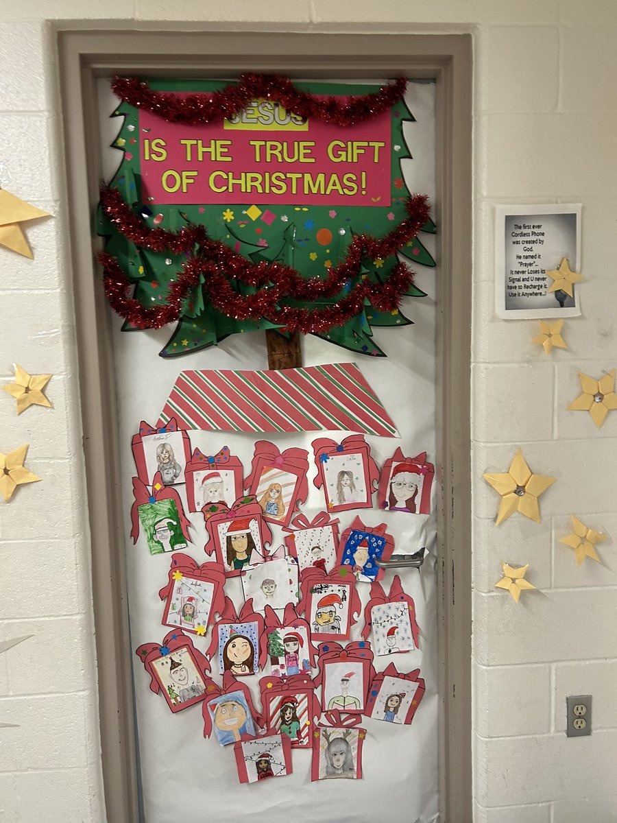 BaxterCYC's tweet photo. @OLPhcdsb we decked the halls. https://t.co/wmy7TILVfF