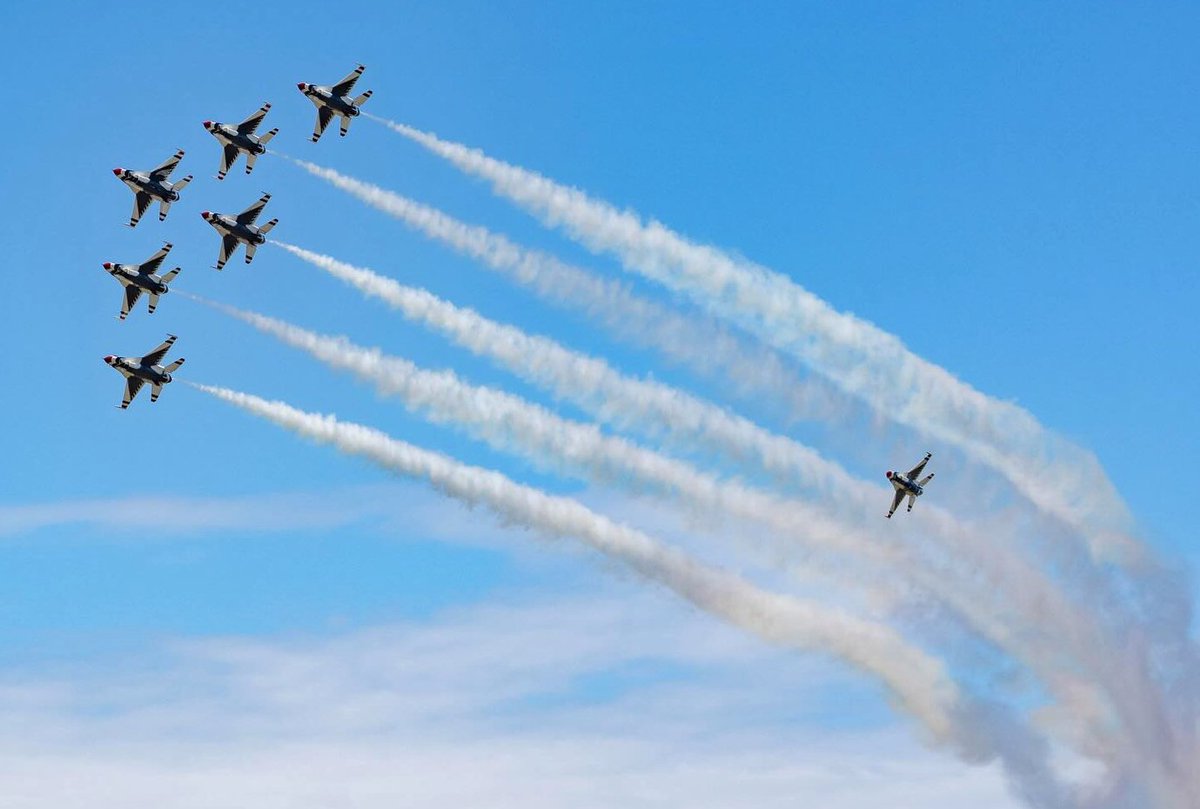 TOLAirport's tweet photo. The Toledo Air Show is back and will take place on May 10-11, 2025, at Eugene F. Kranz Toledo Express Airport! The event will feature the Thunderbirds, the legendary air demonstration squadron of the United States Air Force! 
Visit https://t.co/mydrccH2za for all the event info! https://t.co/2utdd4TJLf
